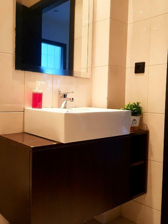 Guesthouse Metro Station Матосиньос Екстериор снимка